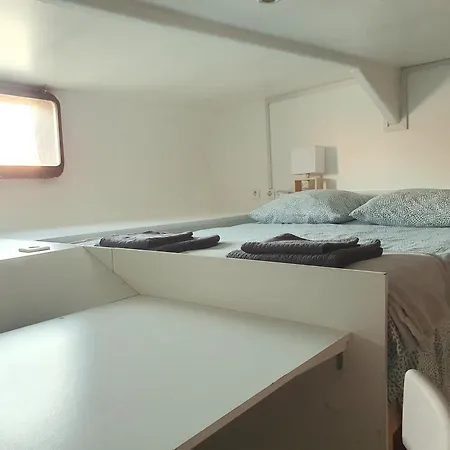 Botel Exigehome - Peniche 120 M2 En Bord De Seine Calme Et Verdoyant Le Port-Marly